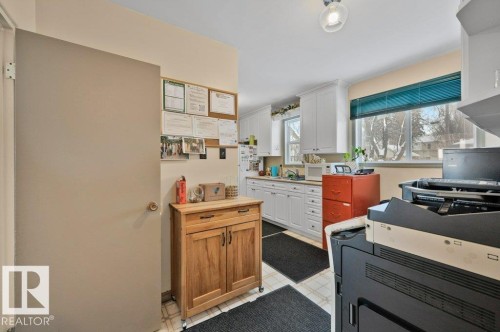 8155 79 Avenue, Edmonton, AB - Indoor