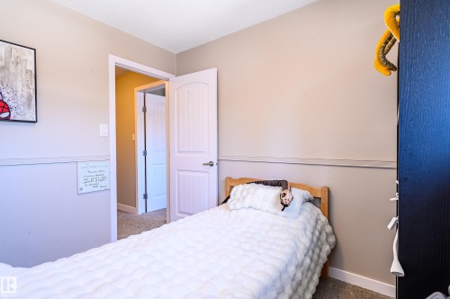 10 Glenhaven Crescent, St. Albert, AB - Indoor Photo Showing Bedroom