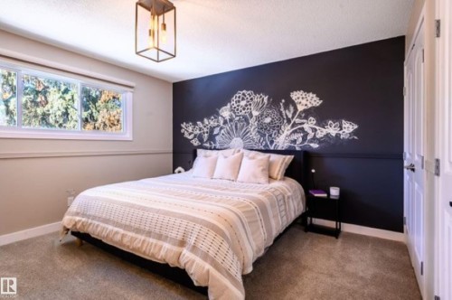 10 Glenhaven Crescent, St. Albert, AB - Indoor Photo Showing Bedroom