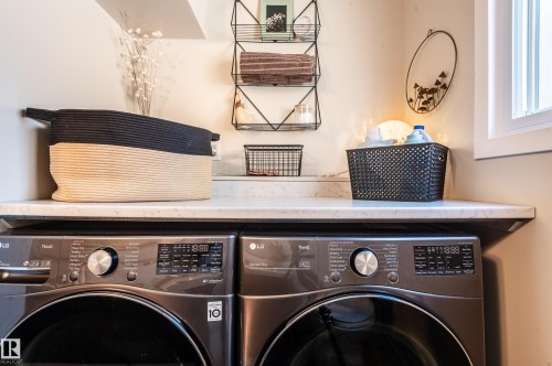 10 Glenhaven Crescent, St. Albert, AB - Indoor Photo Showing Laundry Room