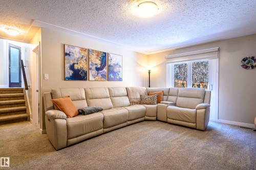 10 Glenhaven Crescent, St. Albert, AB - Indoor Photo Showing Living Room