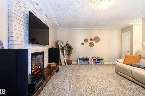 10 Glenhaven Crescent, St. Albert, AB - Indoor With Fireplace