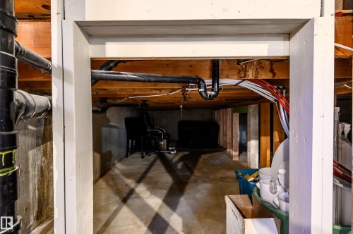 10 Glenhaven Crescent, St. Albert, AB - Indoor Photo Showing Other Room