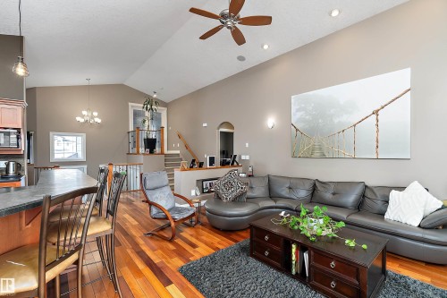 134 Fraser Way, Edmonton, AB - Indoor Photo Showing Living Room