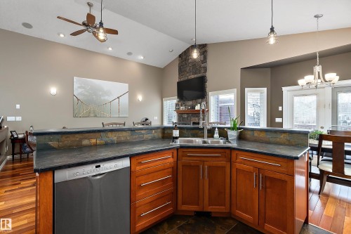 134 Fraser Way, Edmonton, AB - Indoor Photo Showing Other Room