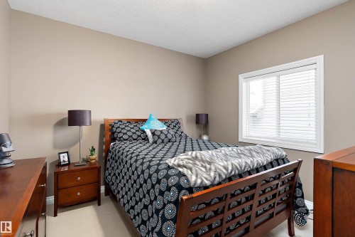134 Fraser Way, Edmonton, AB - Indoor Photo Showing Bedroom