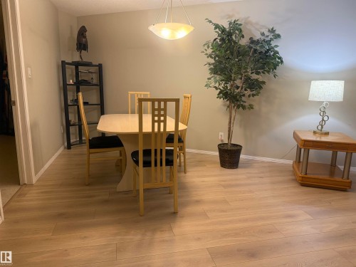315 592 Hooke Road Nw, Edmonton, AB - Indoor Photo Showing Dining Room