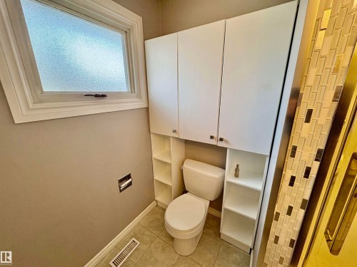 11424 164 Avenue, Edmonton, AB - Indoor Photo Showing Bathroom