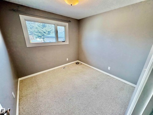 11424 164 Avenue, Edmonton, AB - Indoor Photo Showing Other Room
