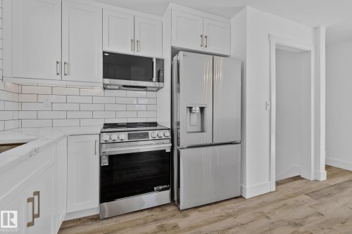 26 Alcott Crescent, St. Albert, AB - Indoor Photo Showing Kitchen
