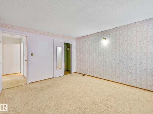 5004 49 Avenue, Lamont, AB - Indoor Photo Showing Other Room