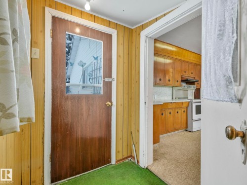 5004 49 Avenue, Lamont, AB - Indoor