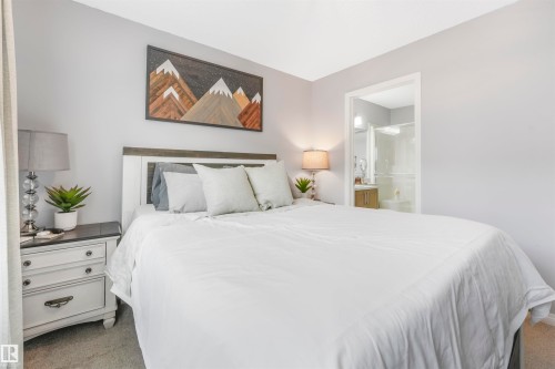 557 Orchards Boulevard, Edmonton, AB - Indoor Photo Showing Bedroom