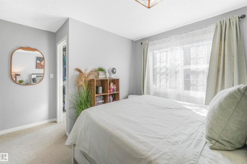 557 Orchards Boulevard, Edmonton, AB - Indoor Photo Showing Bedroom