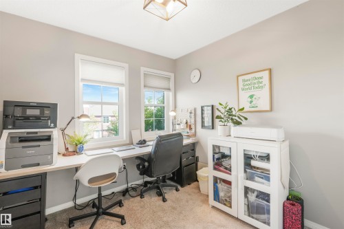 557 Orchards Boulevard, Edmonton, AB - Indoor Photo Showing Office