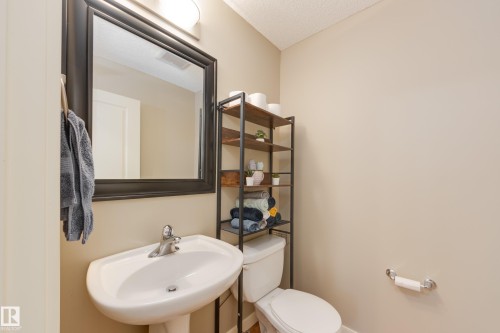 9456 Stein Way, Edmonton, AB - Indoor Photo Showing Bathroom