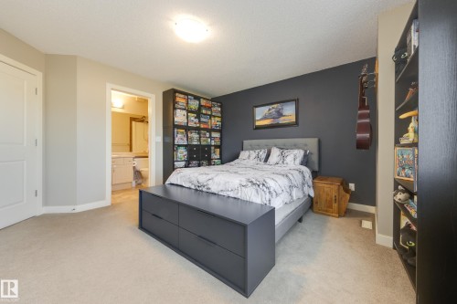 9456 Stein Way, Edmonton, AB - Indoor Photo Showing Bedroom