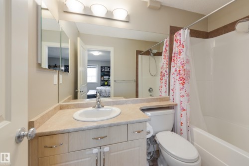 9456 Stein Way, Edmonton, AB - Indoor Photo Showing Bathroom