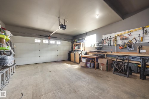 9456 Stein Way, Edmonton, AB - Indoor Photo Showing Garage