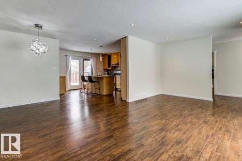 31 Greer Crescent, St. Albert, AB - Indoor Photo Showing Living Room