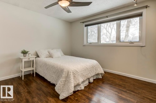 31 Greer Crescent, St. Albert, AB - Indoor Photo Showing Bedroom