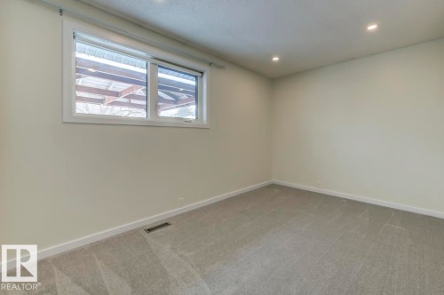 31 Greer Crescent, St. Albert, AB - Indoor Photo Showing Other Room