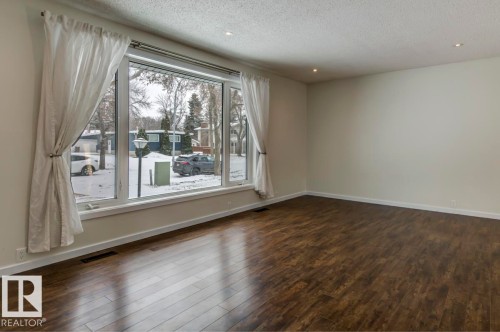 31 Greer Crescent, St. Albert, AB - Indoor Photo Showing Other Room