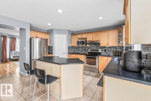 171 Cote Crescent, Edmonton, AB - Indoor Photo Showing Kitchen
