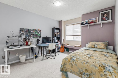 171 Cote Crescent, Edmonton, AB - Indoor Photo Showing Bedroom