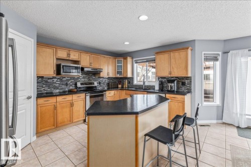 171 Cote Crescent, Edmonton, AB - Indoor Photo Showing Kitchen With Double Sink