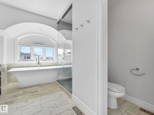 7128 169 Avenue, Edmonton, AB - Indoor Photo Showing Bathroom