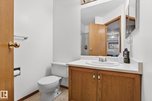 3004 39 Avenue, Edmonton, AB - Indoor Photo Showing Bathroom