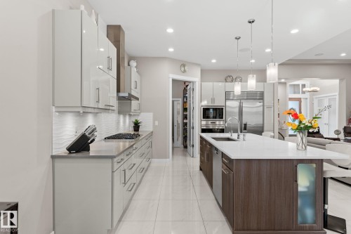 3412 Watson Place, Edmonton, AB - Indoor Photo Showing Kitchen With Upgraded Kitchen