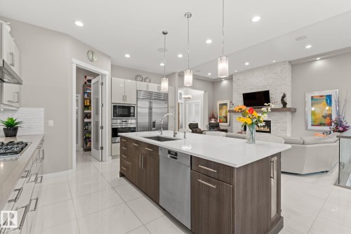 3412 Watson Place, Edmonton, AB - Indoor Photo Showing Kitchen With Upgraded Kitchen