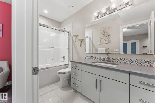 3412 Watson Place, Edmonton, AB - Indoor Photo Showing Bathroom