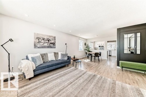 5 Larose Drive, St. Albert, AB - Indoor Photo Showing Living Room