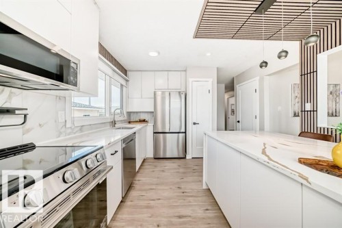 5 Larose Drive, St. Albert, AB - Indoor Photo Showing Kitchen