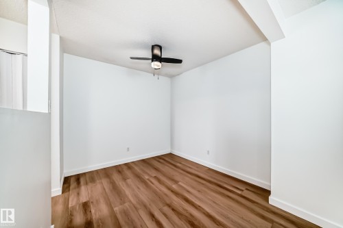 9D Castle Terrace, Edmonton, AB - Indoor Photo Showing Other Room