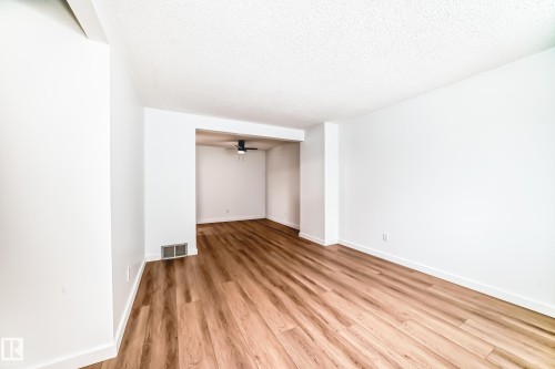 9D Castle Terrace, Edmonton, AB - Indoor Photo Showing Other Room