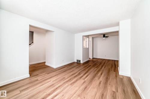 9D Castle Terrace, Edmonton, AB - Indoor Photo Showing Other Room