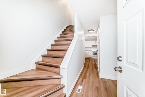 9D Castle Terrace, Edmonton, AB - Indoor Photo Showing Other Room