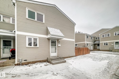 9D Castle Terrace, Edmonton, AB - Outdoor With Exterior