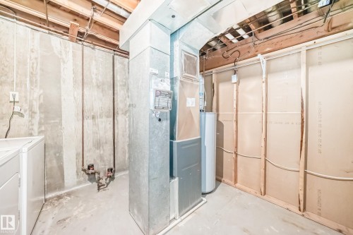 9D Castle Terrace, Edmonton, AB - Indoor Photo Showing Laundry Room