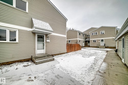 9D Castle Terrace, Edmonton, AB - Outdoor With Exterior