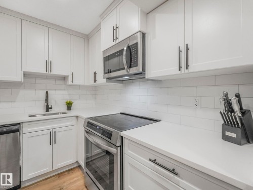 22139 80 Avenue, Edmonton, AB - Indoor Photo Showing Kitchen With Stainless Steel Kitchen With Upgraded Kitchen