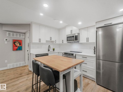 22139 80 Avenue, Edmonton, AB - Indoor Photo Showing Kitchen With Stainless Steel Kitchen