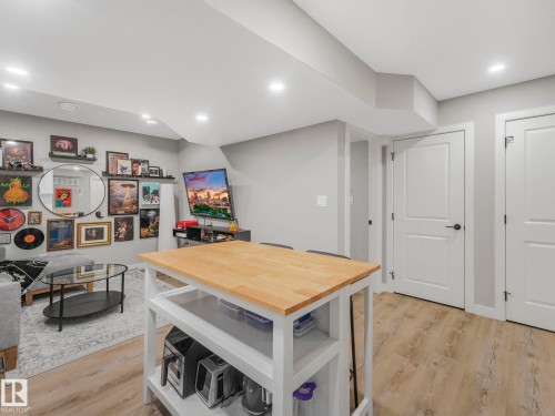 22139 80 Avenue, Edmonton, AB - Indoor