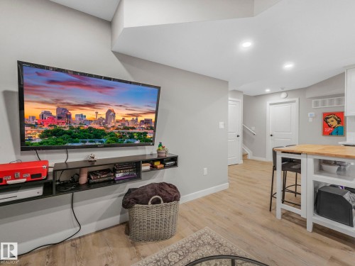 22139 80 Avenue, Edmonton, AB - Indoor Photo Showing Other Room
