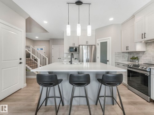 22139 80 Avenue, Edmonton, AB - Indoor Photo Showing Kitchen With Stainless Steel Kitchen With Upgraded Kitchen
