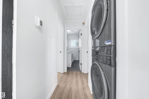 4238 117 Avenue, Edmonton, AB - Indoor Photo Showing Laundry Room
